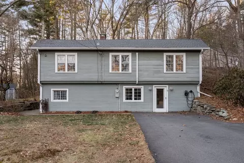 Exterior - 10 Breton Rd, Upton, MA 01568 photo 2 of 5