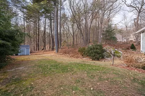Exterior - 10 Breton Rd, Upton, MA 01568 photo 4 of 5