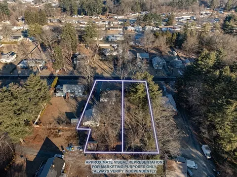 141 Parkerview St, Springfield, MA 01129 photo 3