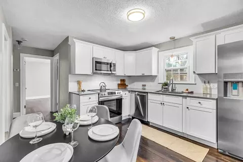141 Parkerview St, Springfield, MA 01129 photo 7