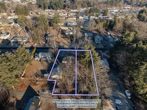 141 Parkerview St, Springfield, MA 01129 photo 3