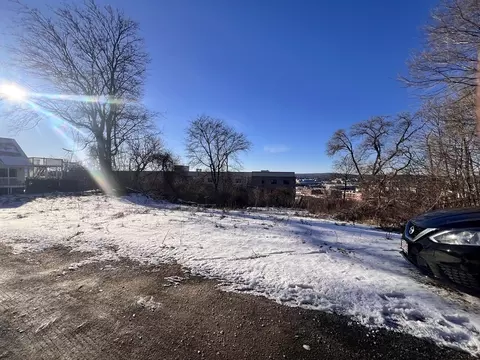 1 Shale St, Worcester, MA 01604 photo 5