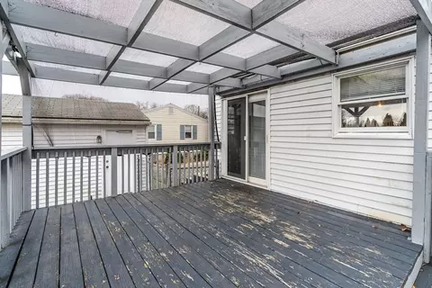 Exterior - 28 Birch Glen Rd, Springfield, MA 01119 photo 7 of 8