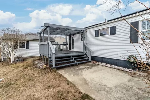 Exterior - 28 Birch Glen Rd, Springfield, MA 01119 photo 5 of 8