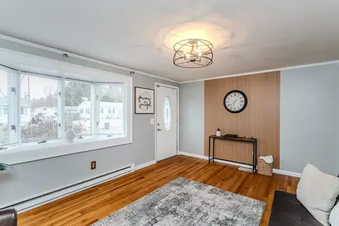 Living - 28 Birch Glen Rd, Springfield, MA 01119 photo 3 of 3