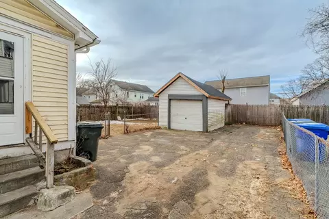 Exterior - 237 East St, Springfield, MA 01104 photo 4 of 6