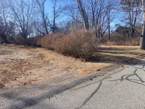 00 Cliff Ave, Swansea, MA 02777