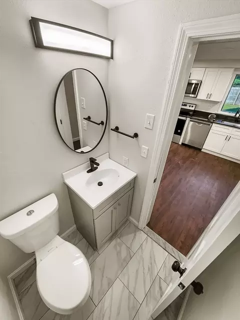 19 Valmor St, Worcester, MA 01604 photo 6