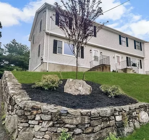 19 Valmor St, Worcester, MA 01604