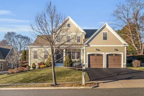 44 Winship Dr, Stoneham, MA 02180