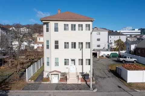 3 Imperial Pl, Worcester, MA 01604