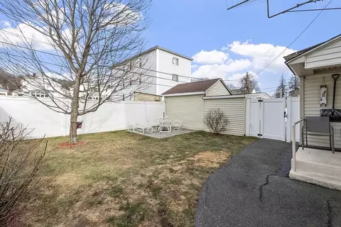 3 Imperial Pl, Worcester, MA 01604 photo 5