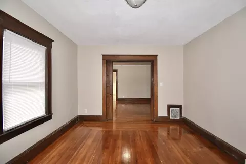 Living - 56 Kenyon St, Springfield, MA 01109 photo 6 of 7