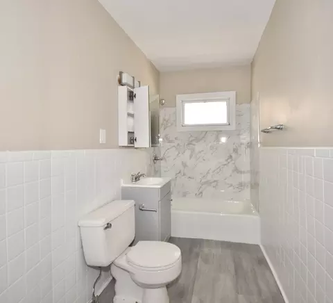 Bath - 56 Kenyon St, Springfield, MA 01109 photo 1 of 2
