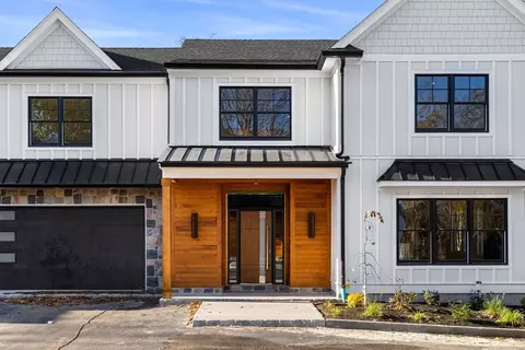 8 Orchard Rd #A, Gloucester, MA 01930