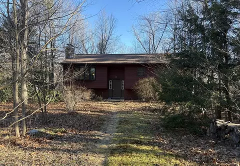 26 Hitching Post Rd, Amherst, MA 01002 photo 2