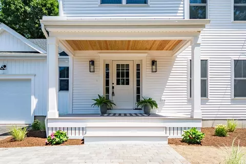 2 Pitts St #2, Natick, MA 01760
