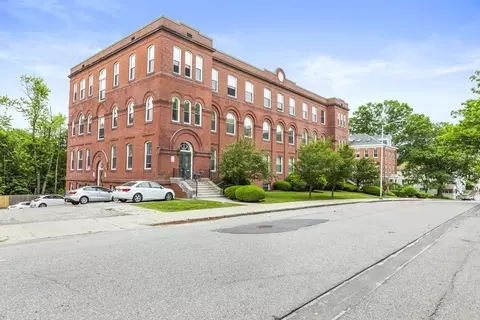 63 Illinois St #105, Worcester, MA 01610
