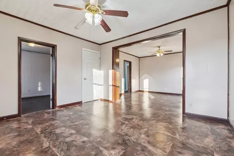 621 Springfield St, Chicopee, MA 01013 photo 3