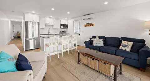 945 Commercial St #1B, Provincetown, MA 02657