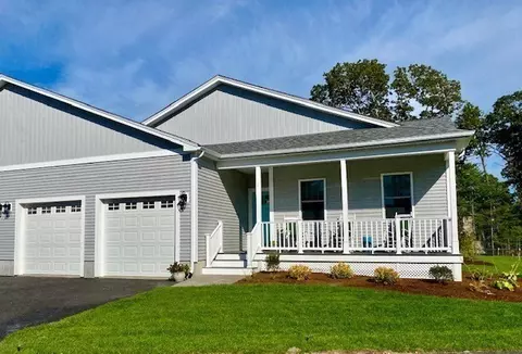 2 Beacon St #77, Wareham, MA 02558