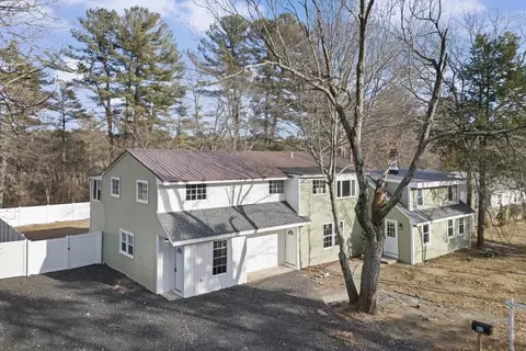 82 Bellflower Rd, Billerica, MA 01821