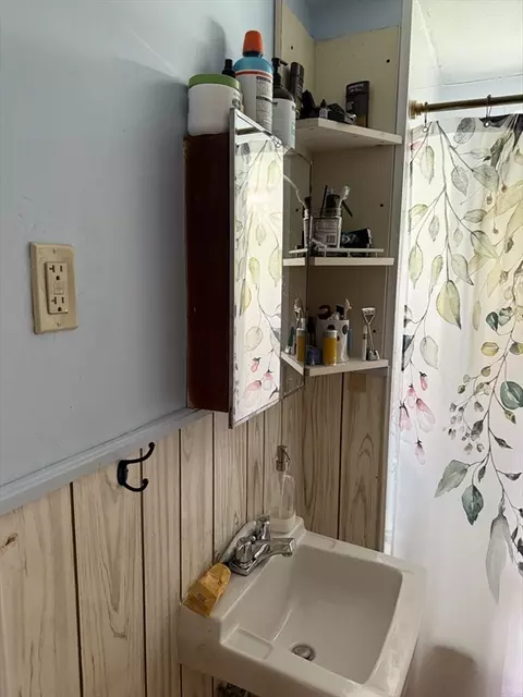 Bath - 56 Robin St, Everett, MA 02149 photo 2 of 4