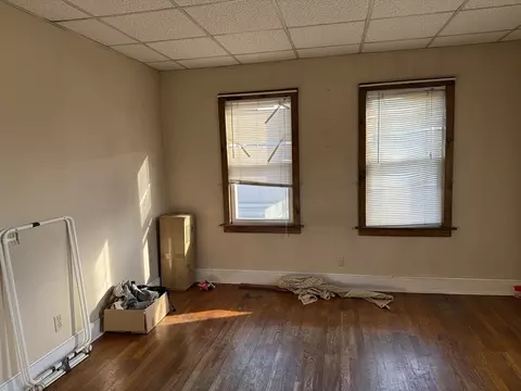Living - 56 Robin St, Everett, MA 02149 photo 1 of 2