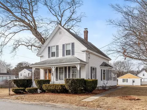 5 Amherst St, Chelmsford, MA 01863