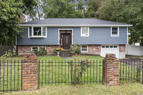 65 Country Ln, Marlborough, MA 01752