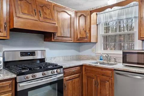 Kitchen - 15 Chestnut, Townsend, MA 01469 photo 1 of 3