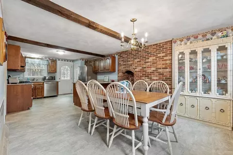 Dining - 15 Chestnut, Townsend, MA 01469 photo 2 of 3