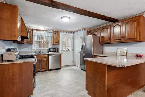 Kitchen - 15 Chestnut, Townsend, MA 01469 photo 2 of 3