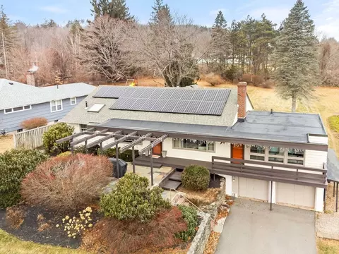 470 Fisher Rd, Fitchburg, MA 01420