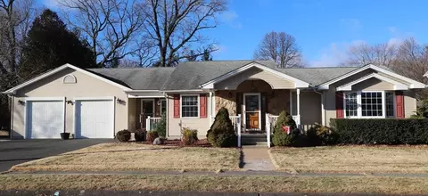186 Bostwick Ln, Chicopee, MA 01020