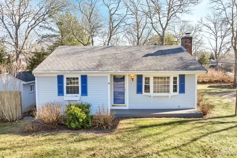 209 Castlewood Cir, Barnstable, MA 02601