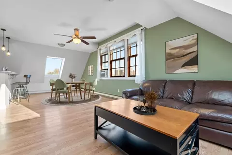 37 Washington St #8, Gloucester, MA 01930 photo 8
