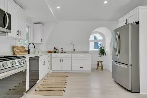 90 Clark Ave #3A, Chelsea, MA 02150