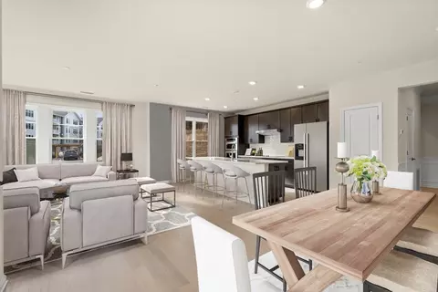 6 Stratton Dr #106, Woburn, MA 01801