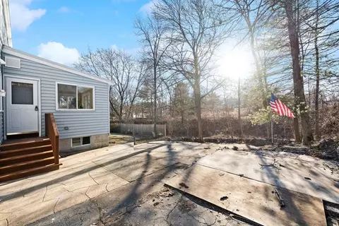 Exterior - 60 Hazelnut Pl, Dedham, MA 02026 photo 2 of 3
