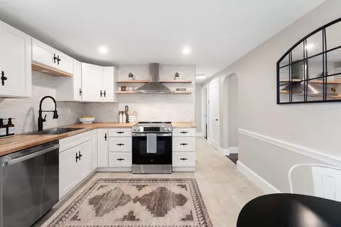 Kitchen - 60 Hazelnut Pl, Dedham, MA 02026 photo 2 of 3