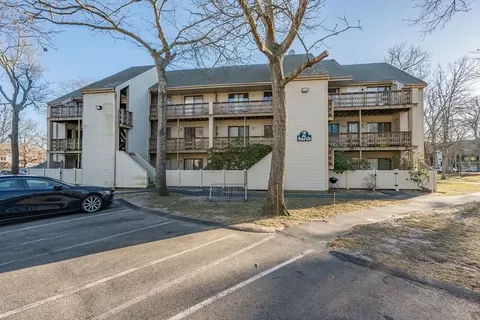 800 Bearses Way #2NB, Hyannis, MA 02601