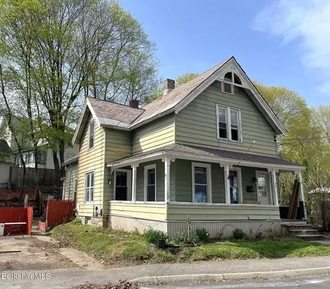33 Brooklyn St, North Adams, MA 01247