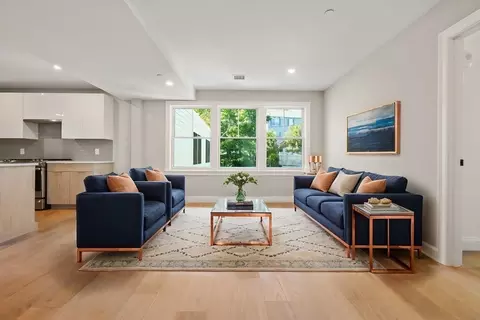 5205 Washington # 404, West Roxbury, MA 02132