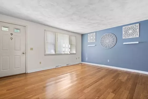 Living - 15 Apple Ridge Rd #3, Maynard, MA 01754 photo 1 of 2