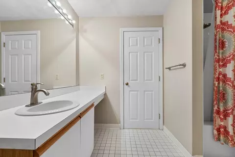 Bath - 15 Apple Ridge Rd #3, Maynard, MA 01754 photo 2 of 3