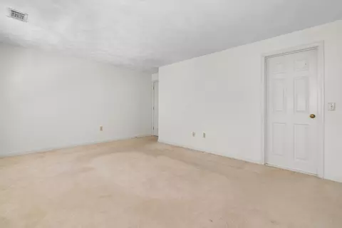 Bedroom - 15 Apple Ridge Rd #3, Maynard, MA 01754 photo 3 of 8