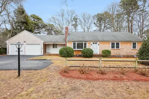 879 Route 6a, Yarmouth, MA 02675