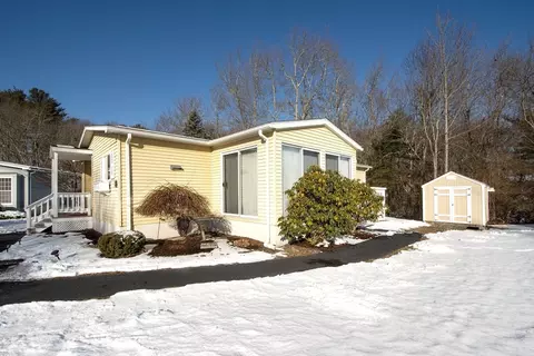 3 Fir Cir, Rockland, MA 02370