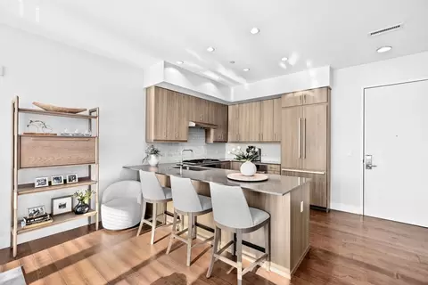 Kitchen - 10 Shipyard Dr #215, Hingham, MA 02043 photo 3 of 5